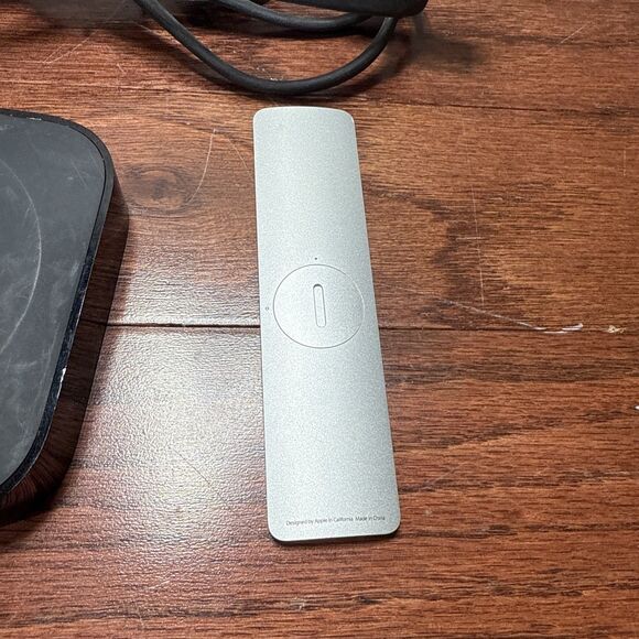 Apple TV (3rd Generation) 1080P Media Streaming Player a1469 Remote - Picture 4 of 5